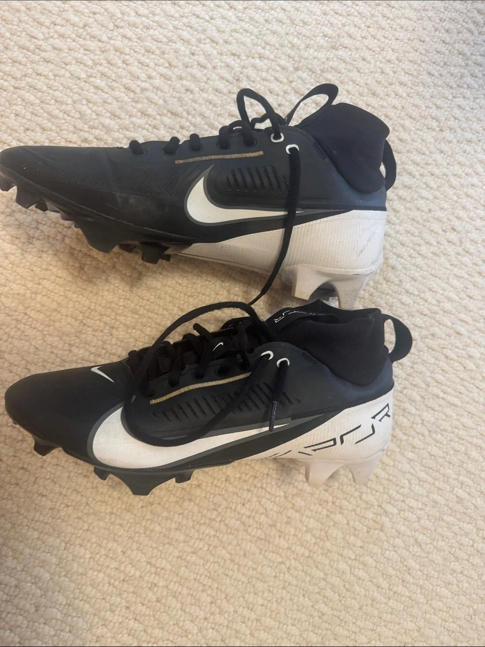 Nike Men's Black and White Football cleats
